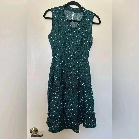 NWT Beach Sissi Sleevless Mini Dress in Green Leopard Print Size Small - Picture 1 of 12